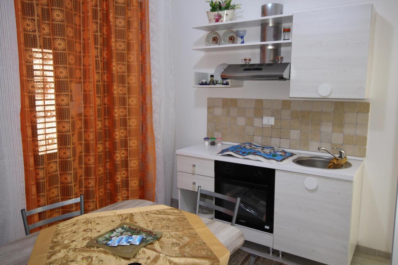 Roberto Guest House كاستيلاّماري ديل غو المظهر الخارجي الصورة
